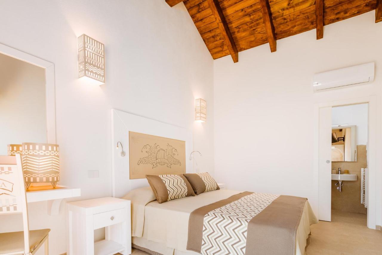 Вилла La Vinia Bed&Wine Experience - Adults Only Сассари Экстерьер фото